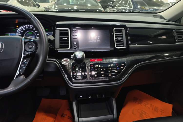 Used Honda Elysion 2019 2.0L Hybrid Luxury Edition Audio And AC Panel