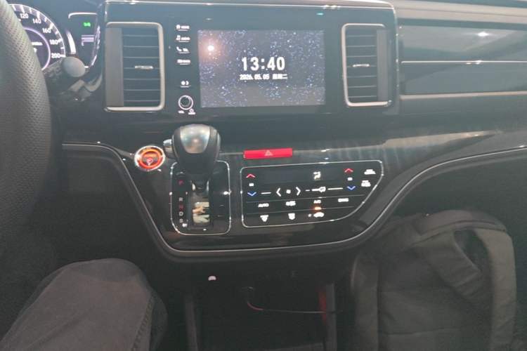 Used Honda Elysion 2019 2.0L Hybrid Comfort Edition Audio And AC Panel