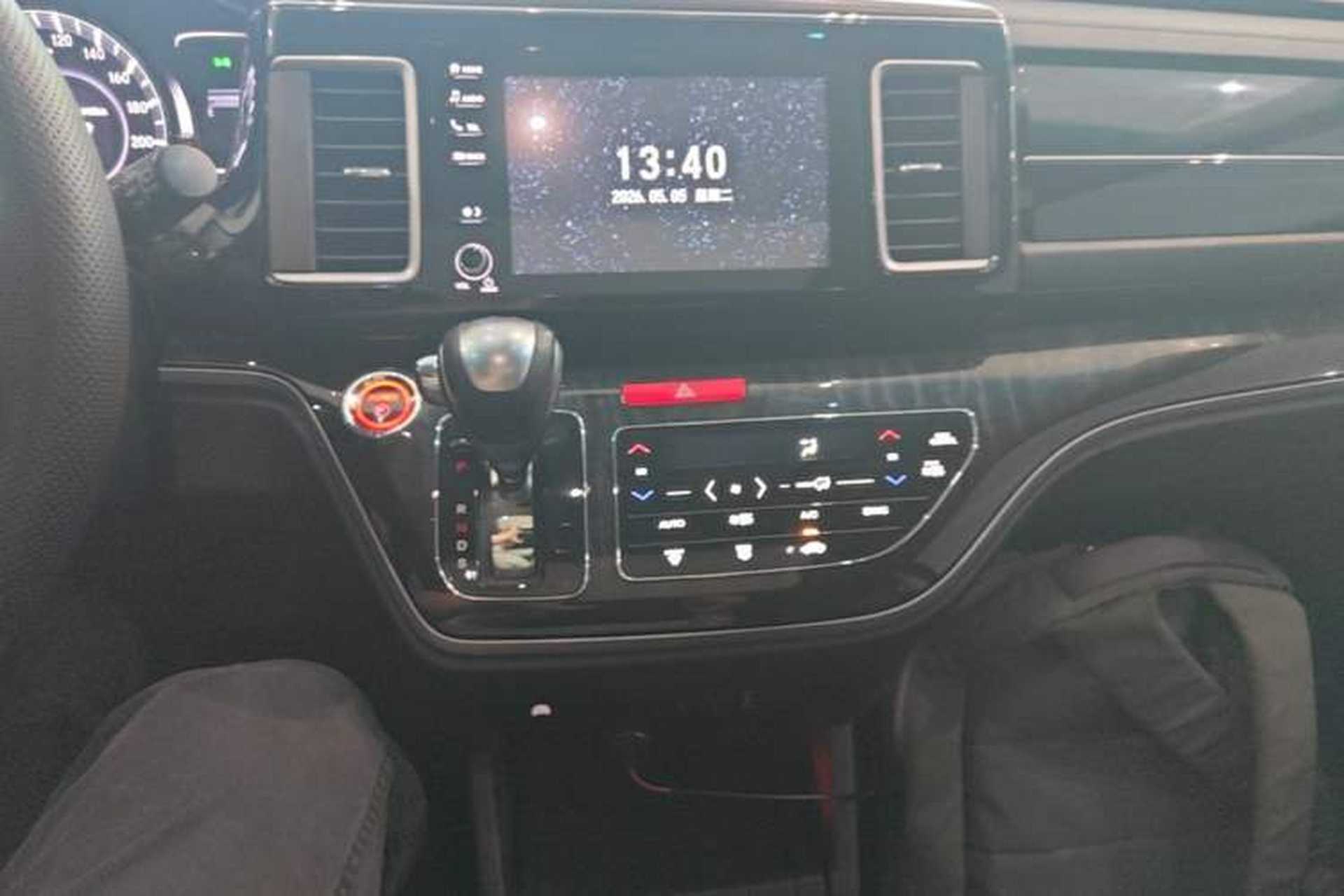 Used Honda Elysion 2019 2.0L Hybrid Comfort Edition Audio And AC Panel