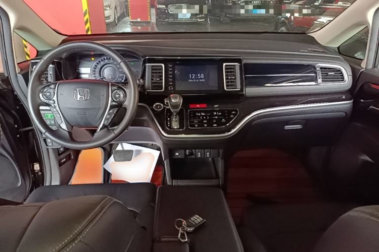 Used Honda Elysion 2019 2.0L Hybrid Supreme Edition Center Console