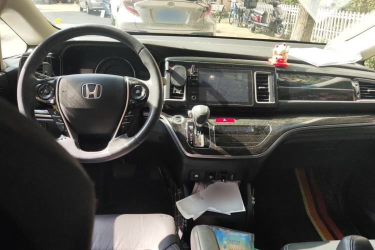 Used Honda Elysion 2019 2.0L Hybrid Luxury Edition Center Console