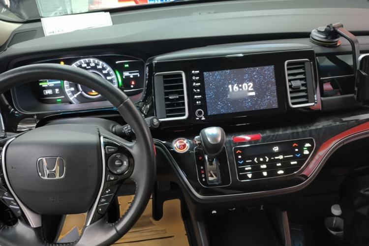 Used Honda Elysion 2019 2.0L Hybrid Supreme Edition Center Console
