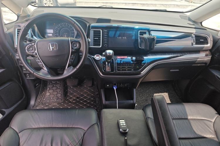 Used Honda Elysion 2019 2.0L Hybrid Supreme Edition Center Console