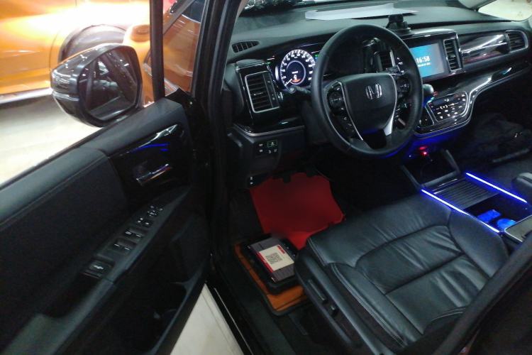Used Honda Elysion 2019 2.0L Hybrid Luxury Edition Driver Seat
