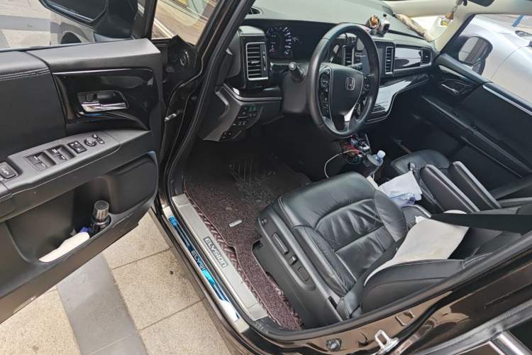 Used Honda Elysion 2019 2.0L Hybrid Luxury Edition Driver Seat