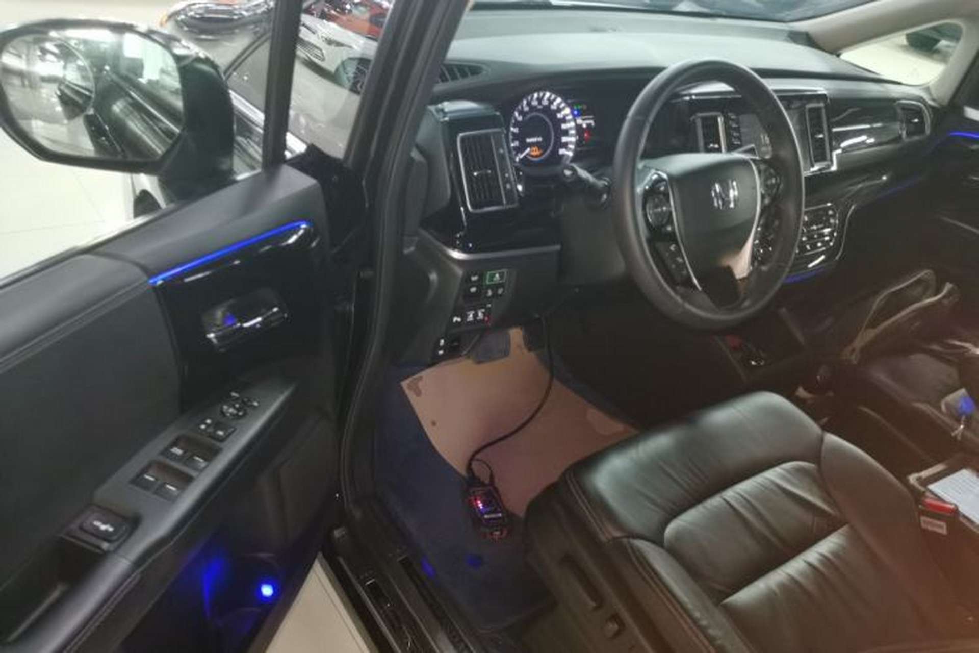Used Honda Elysion 2019 2.0L Hybrid Luxury Edition Driver Seat