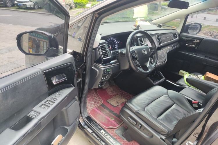 Used Honda Elysion 2019 2.0L Hybrid Luxury Edition Driver Seat