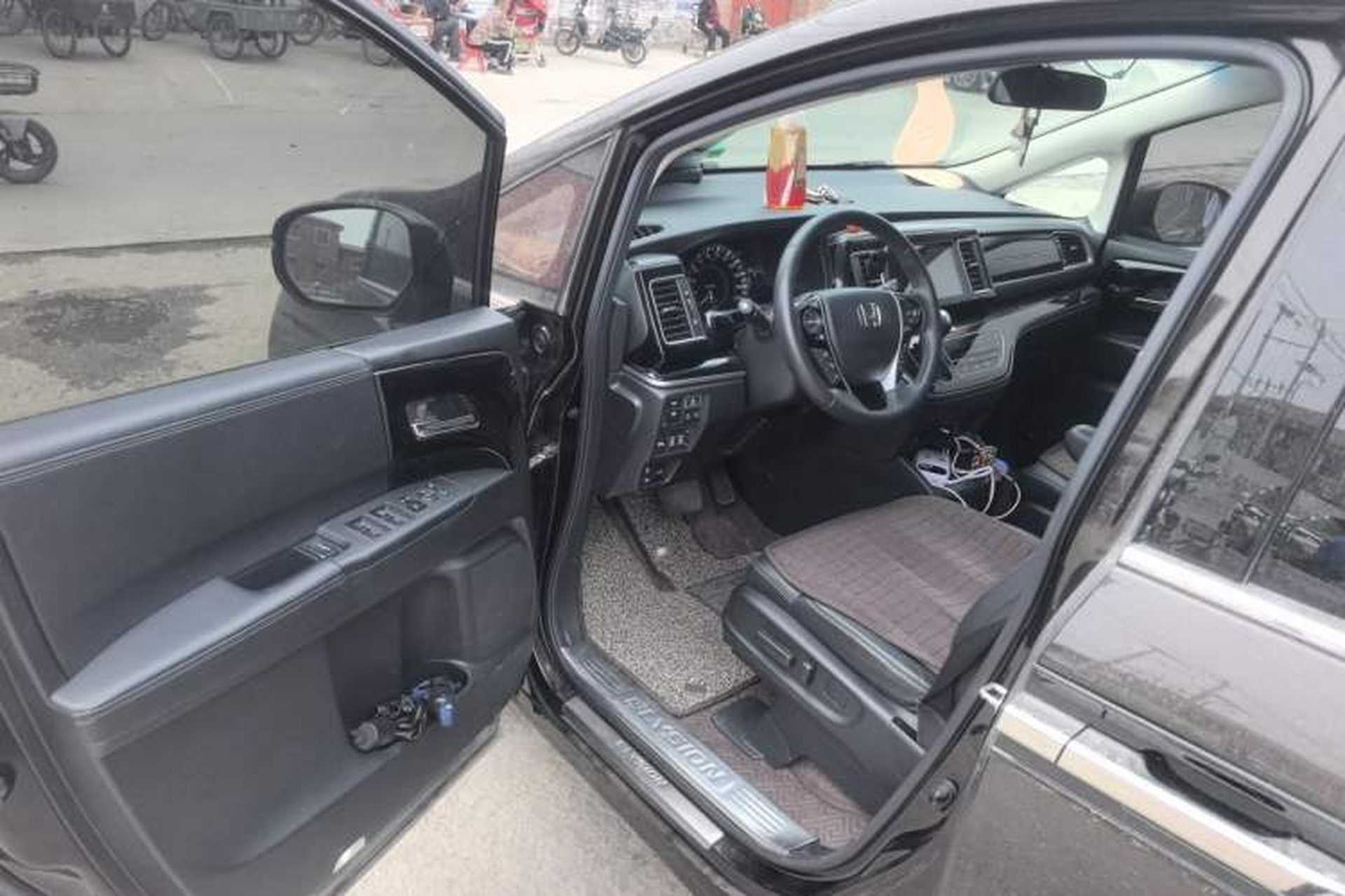 Used Honda Elysion 2019 2.0L Hybrid Luxury Edition Driver Seat