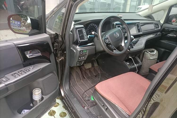 Used Honda Elysion 2019 2.0L Hybrid Luxury Edition Driver Seat