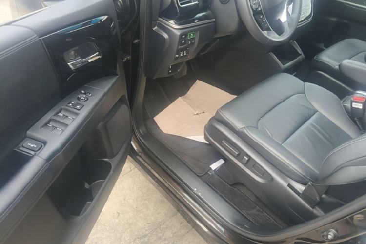 Used Honda Elysion 2019 2.0L Hybrid Luxury Edition Driver Seat