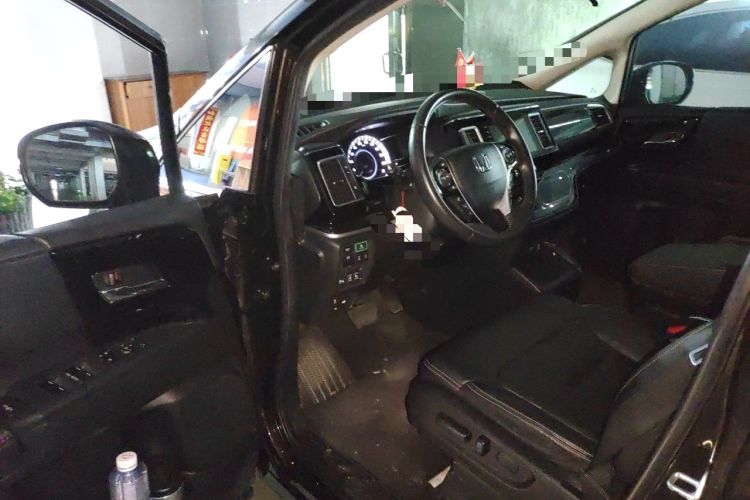 Used Honda Elysion 2019 2.0L Hybrid Supreme Edition Driver Seat