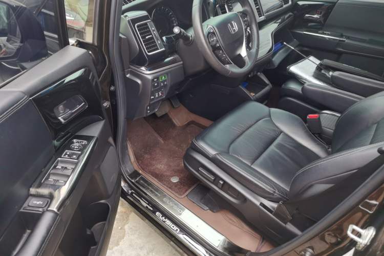 Used Honda Elysion 2019 2.0L Hybrid Luxury Edition Driver Seat