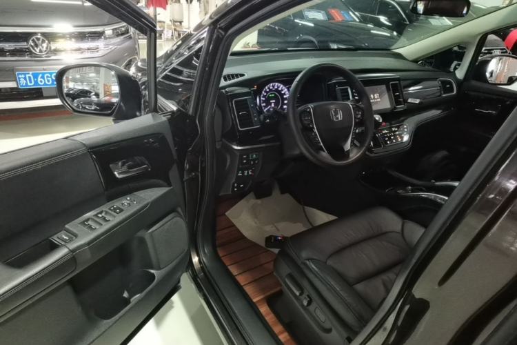 Used Honda Elysion 2019 2.0L Hybrid Luxury Edition Driver Seat
