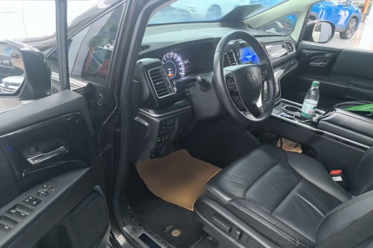 Used Honda Elysion 2019 2.0L Hybrid Luxury Edition Driver Seat