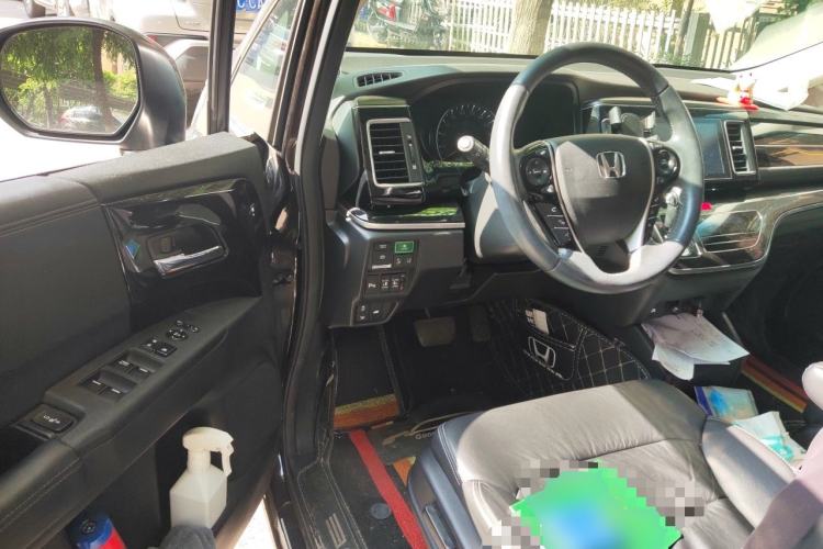 Used Honda Elysion 2019 2.0L Hybrid Luxury Edition Driver Seat
