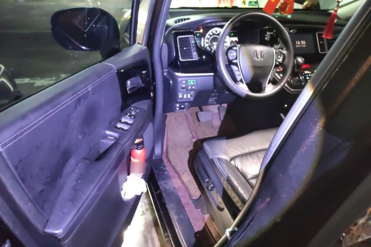 Used Honda Elysion 2019 2.0L Hybrid Luxury Edition Driver Seat