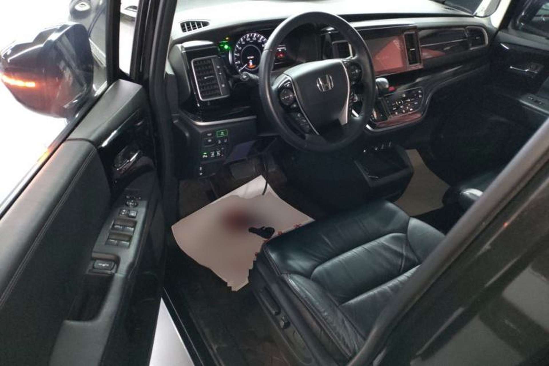 Used Honda Elysion 2019 2.0L Hybrid Luxury Edition Driver Seat