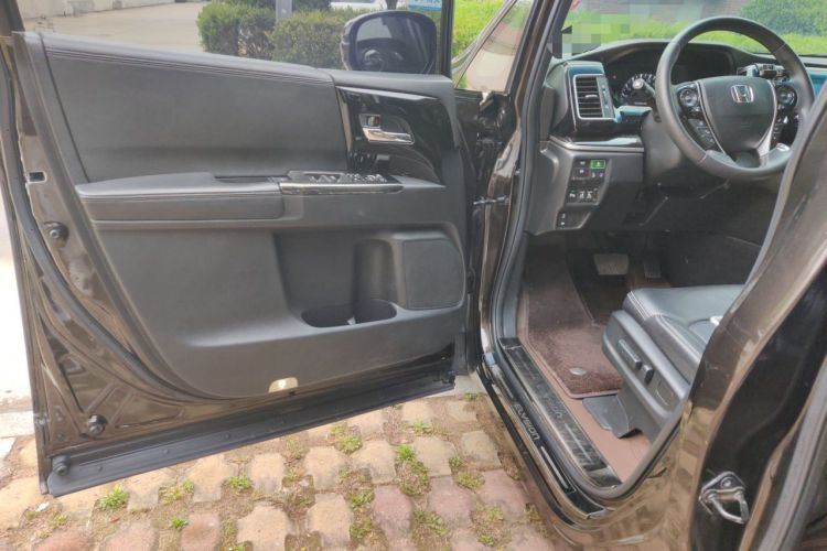 Used Honda Elysion 2019 2.0L Hybrid Luxury Edition Driver Seat