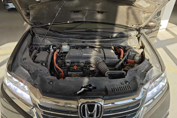 Used Honda Elysion 2019 2.0L Hybrid Supreme Edition Engine Bay