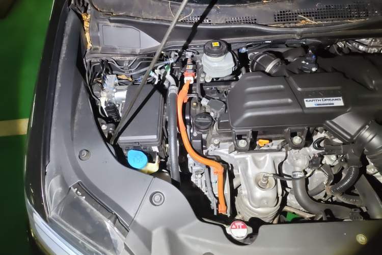 Used Honda Elysion 2019 2.0L Hybrid Luxury Edition Engine Bay Right