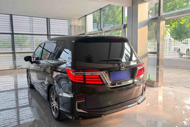 Used Honda Elysion 2019 2.0L Hybrid Luxury Edition Exterior 3