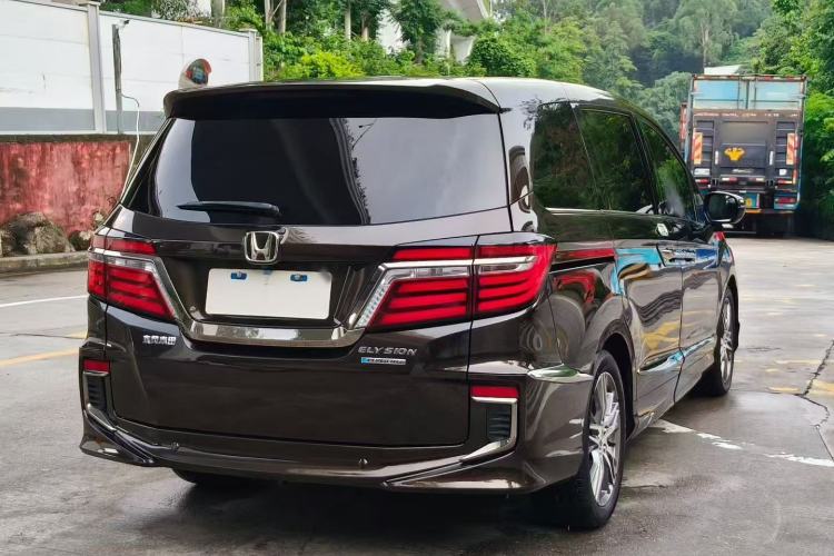 Used Honda Elysion 2019 2.0L Hybrid Luxury Edition Exterior 3