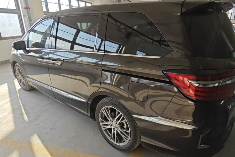 Used Honda Elysion 2019 2.0L Hybrid Supreme Edition Exterior 3