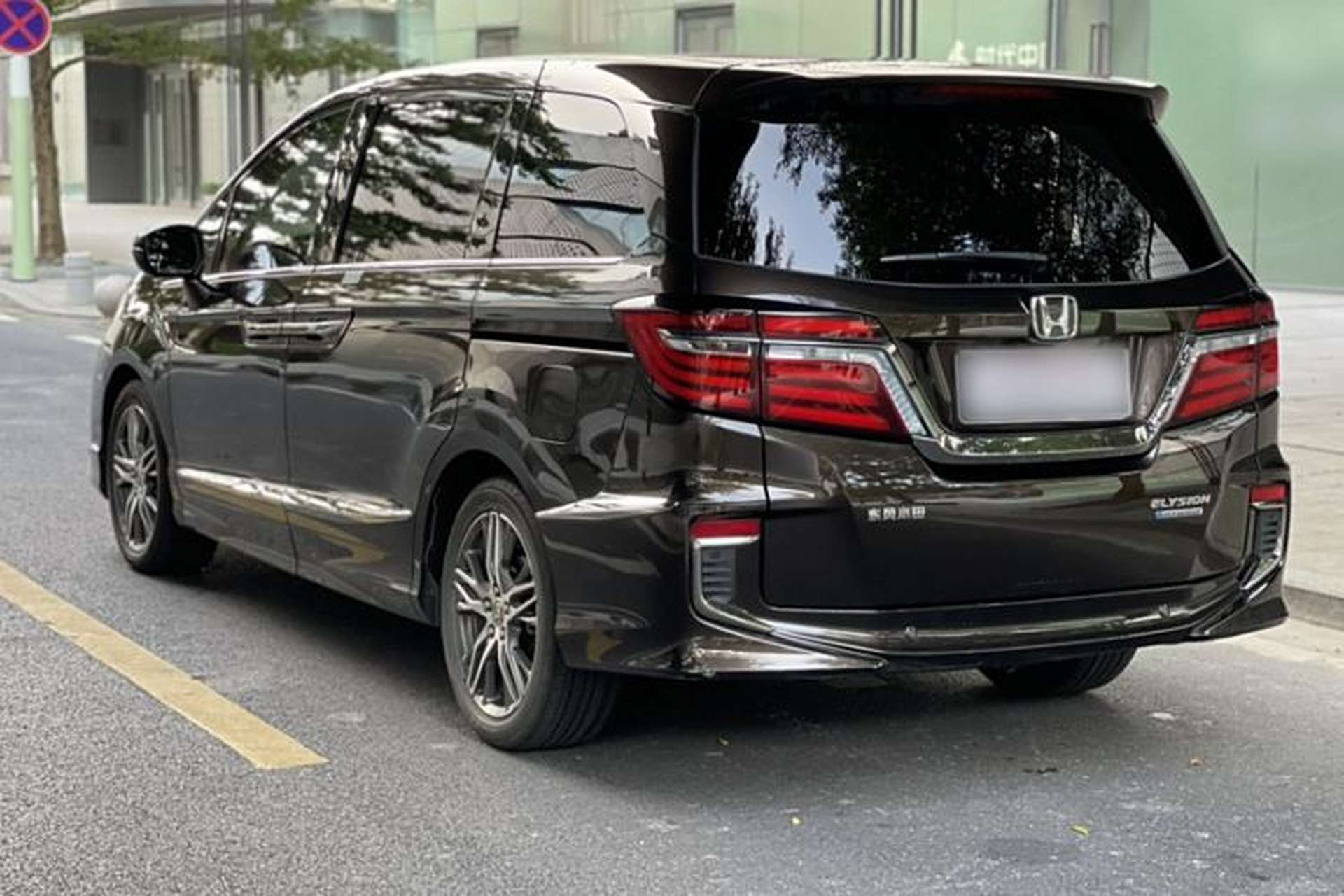 Used Honda Elysion 2019 2.0L Hybrid Supreme Edition Exterior 3