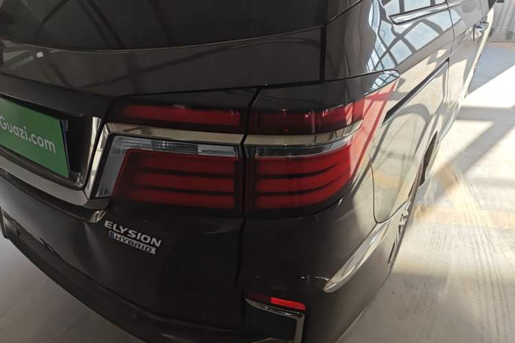 Used Honda Elysion 2019 2.0L Hybrid Supreme Edition Exterior 6
