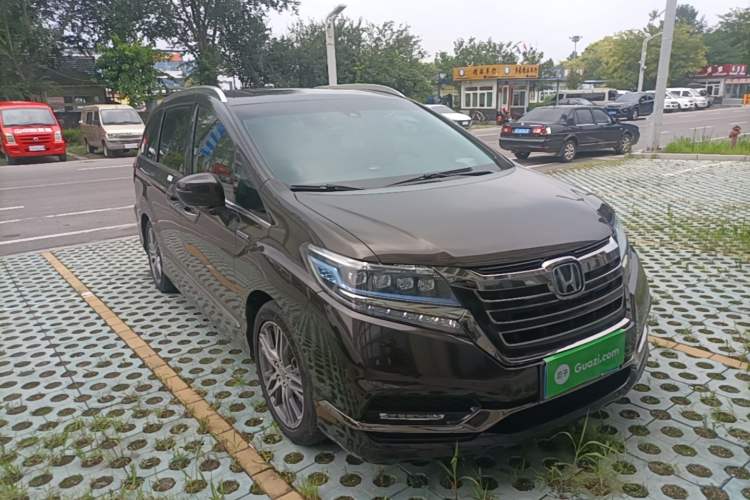 Used Honda Elysion 2019 2.0L Hybrid Luxury Edition Front Right 45 Deg