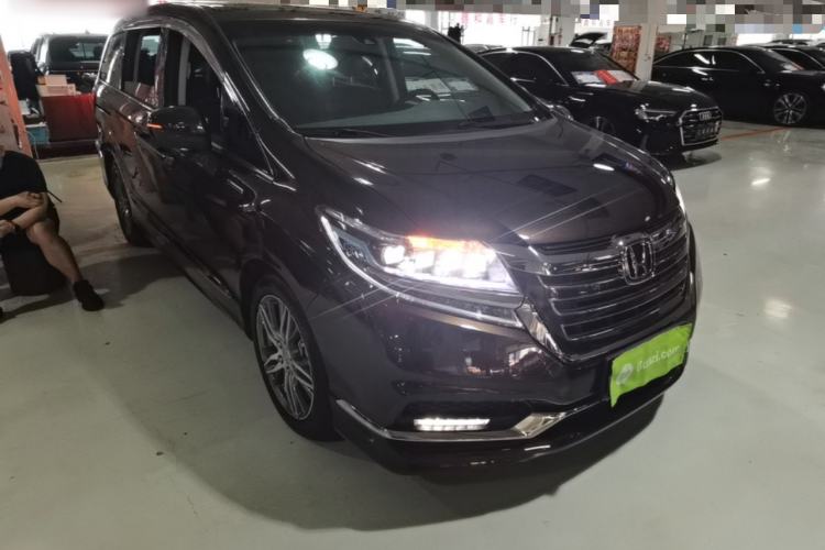 Used Honda Elysion 2019 2.0L Hybrid Luxury Edition Front Right 45 Deg