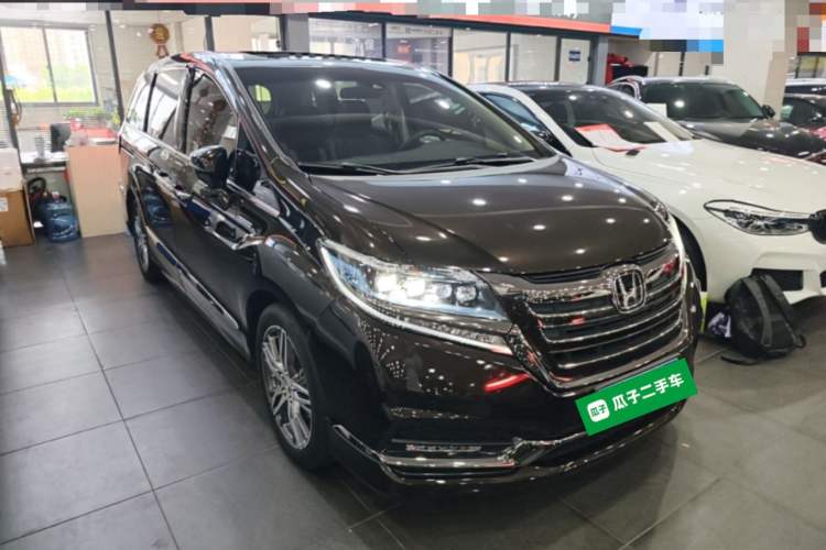 Used Honda Elysion 2019 2.0L Hybrid Luxury Edition Front Right 45 Deg