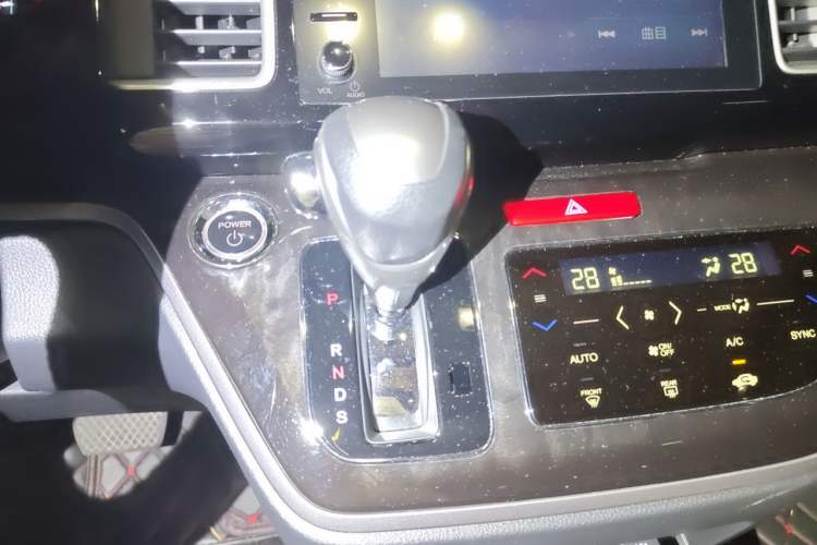 Used Honda Elysion 2019 2.0L Hybrid Luxury Edition Gear Lever