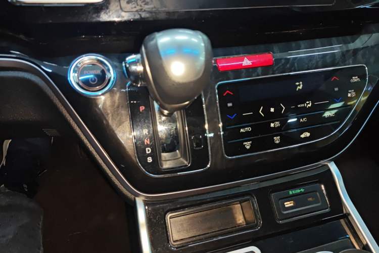 Used Honda Elysion 2019 2.0L Hybrid Luxury Edition Gear Lever
