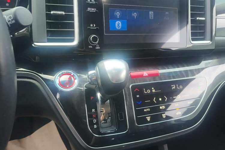 Used Honda Elysion 2019 2.0L Hybrid Luxury Edition Gear Lever