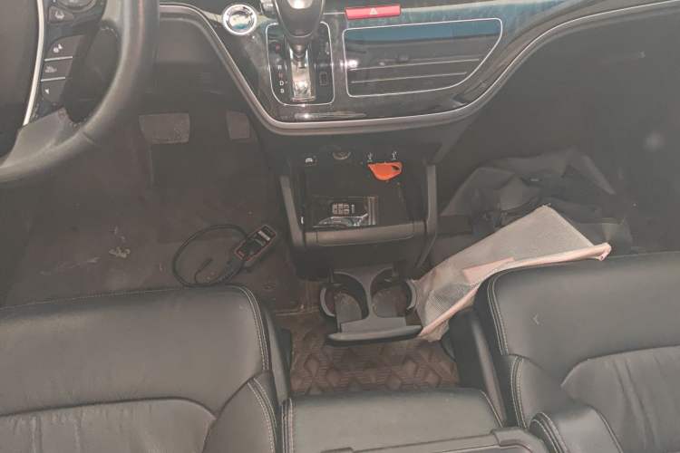 Used Honda Elysion 2019 2.0L Hybrid Supreme Edition Gear Lever