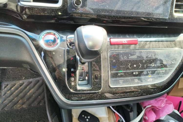 Used Honda Elysion 2019 2.0L Hybrid Luxury Edition Gear Lever