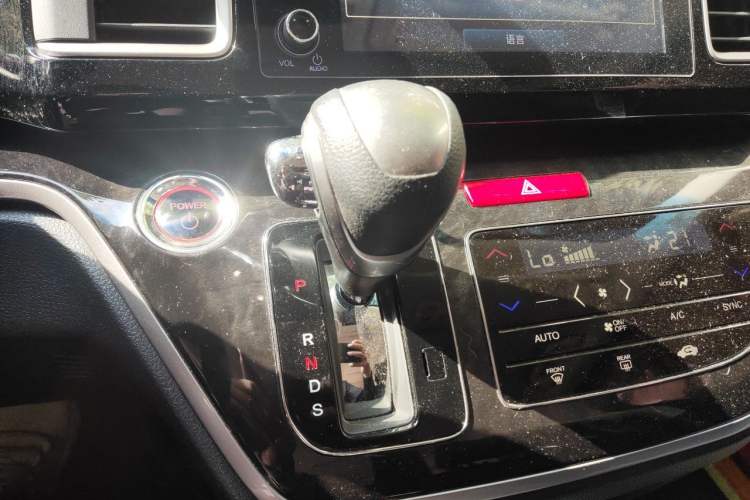 Used Honda Elysion 2019 2.0L Hybrid Luxury Edition Gear Lever