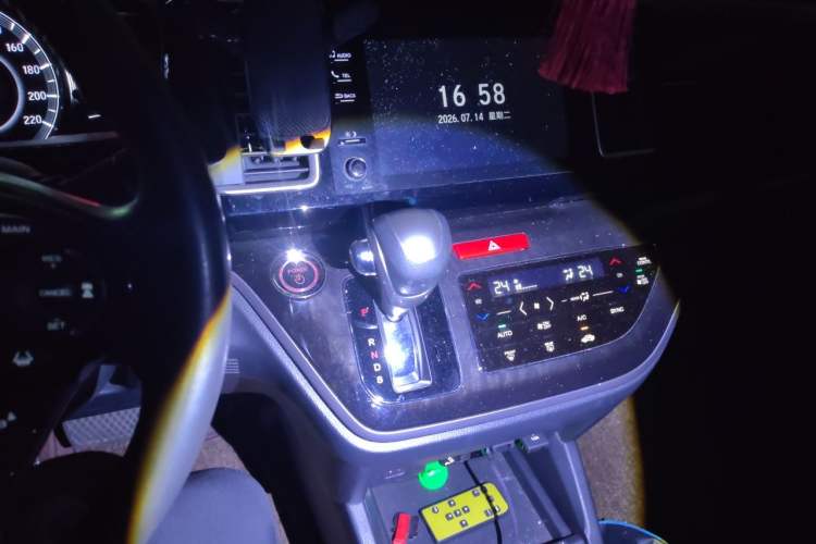 Used Honda Elysion 2019 2.0L Hybrid Luxury Edition Gear Lever