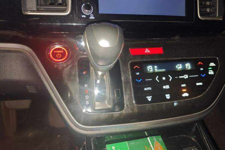 Used Honda Elysion 2019 2.0L Hybrid Luxury Edition Gear Lever