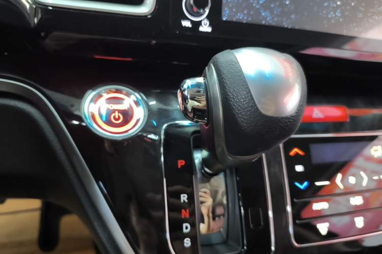Used Honda Elysion 2019 2.0L Hybrid Supreme Edition Gear Lever
