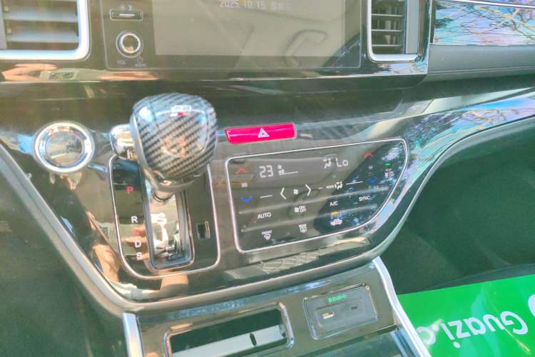 Used Honda Elysion 2019 2.0L Hybrid Luxury Edition Gear Lever