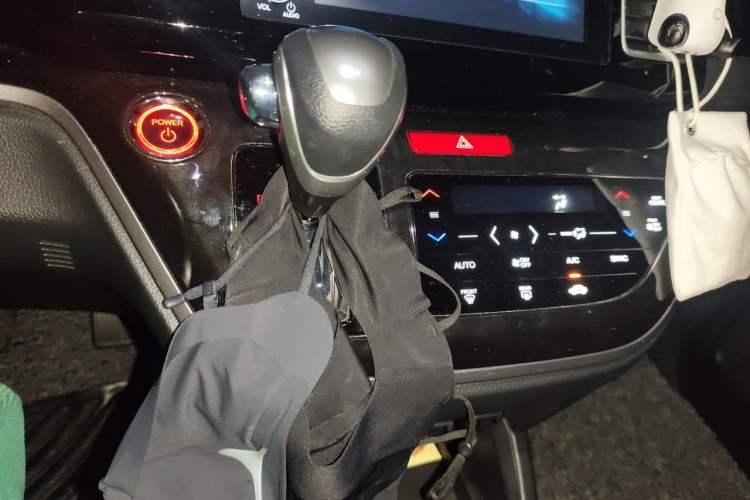 Used Honda Elysion 2019 2.0L Hybrid Supreme Edition Gear Lever