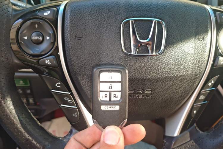 Used Honda Elysion 2019 2.0L Hybrid Supreme Edition Interior 1
