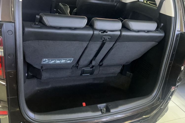 Used Honda Elysion 2019 2.0L Hybrid Luxury Edition Interior 15