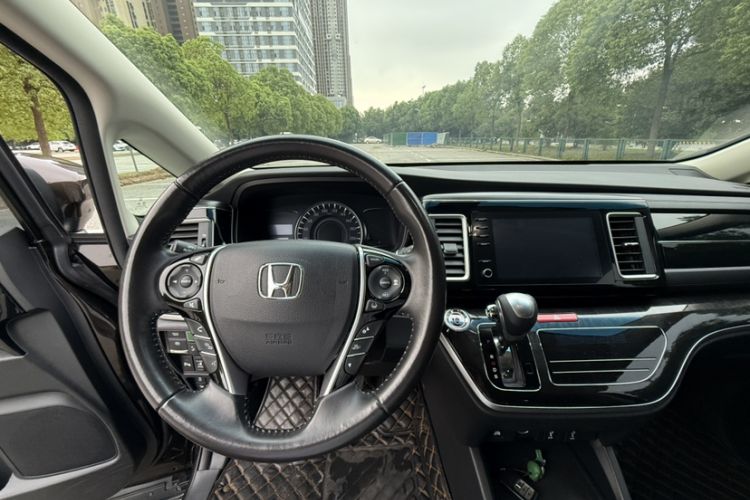 Used Honda Elysion 2019 2.0L Hybrid Luxury Edition Interior 2