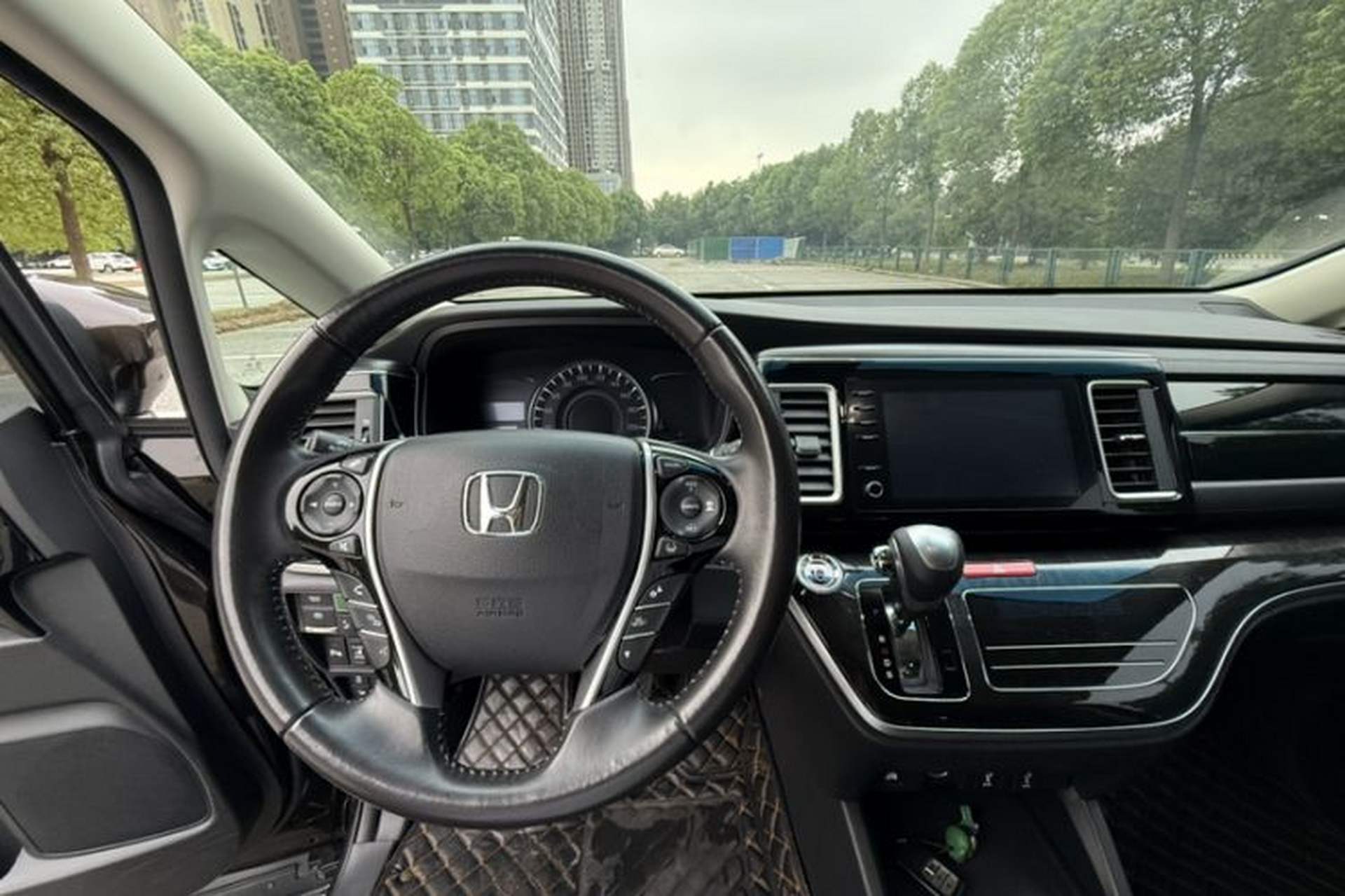 Used Honda Elysion 2019 2.0L Hybrid Luxury Edition Interior 2