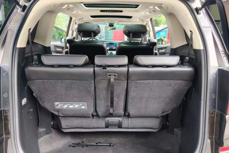 Used Honda Elysion 2019 2.0L Hybrid Luxury Edition Interior 2