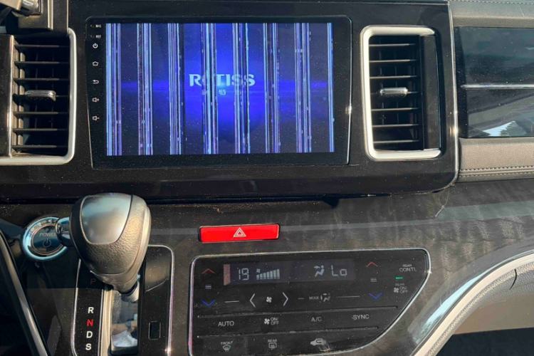 Used Honda Elysion 2019 2.0L Hybrid Luxury Edition Interior 3