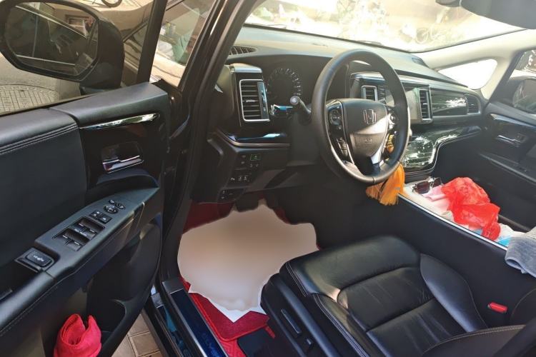 Used Honda Elysion 2019 2.0L Hybrid Supreme Edition Interior 3